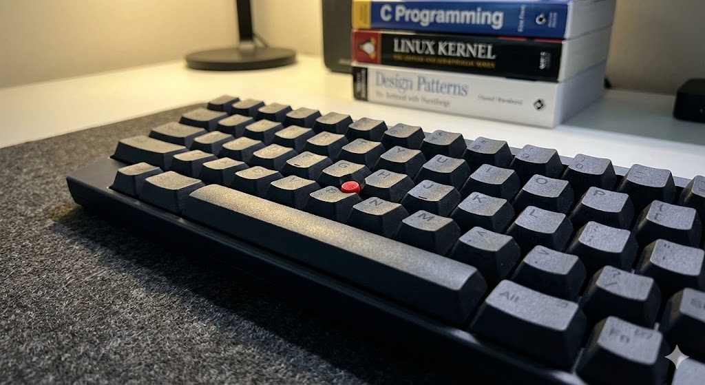 思考の速度に指を追いつかせる。HHKB Studioで物理的な「没入」を手に入れる。